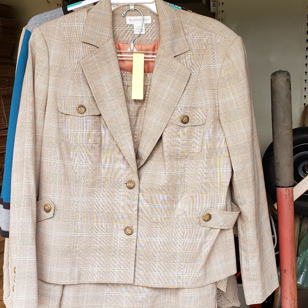 Womens Skirt Suit